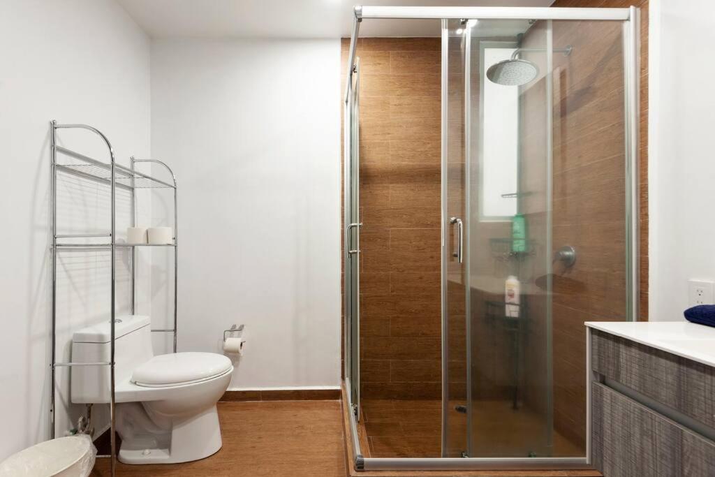 600 Sq Ft In Trendy Area, 150 Bps Fiber Optic Mexico