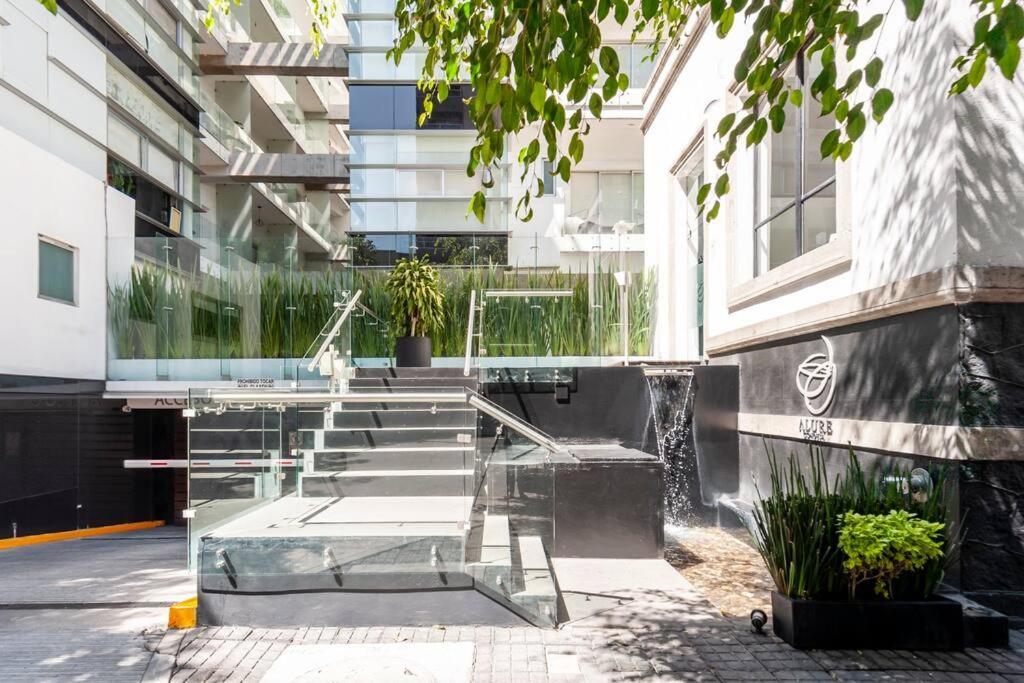 Appartement 600 Sq Ft In Trendy Area, 150 Bps Fiber Optic *